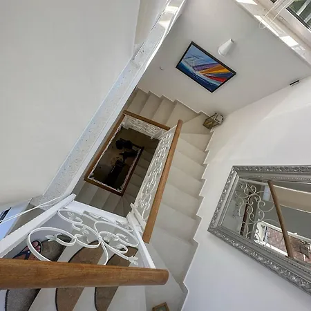 Art Gallery Βίλα Μούρτερ